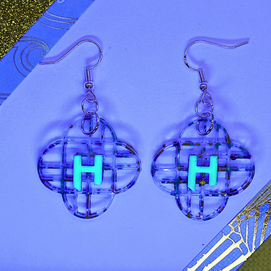KPop Demon Hunters Zoey Earrings (Glow in the Dark)