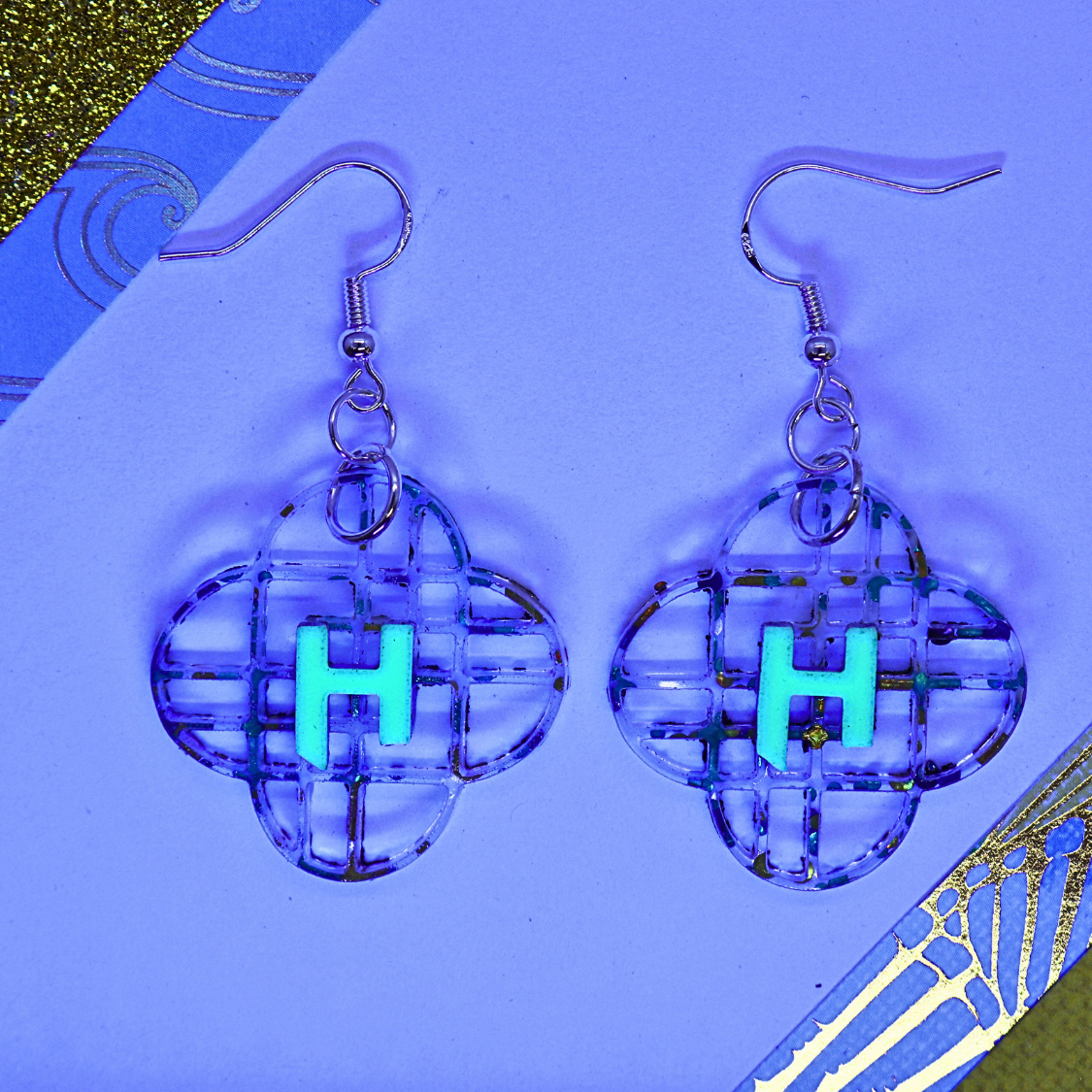 KPop Demon Hunters Zoey Earrings (Glow in the Dark)