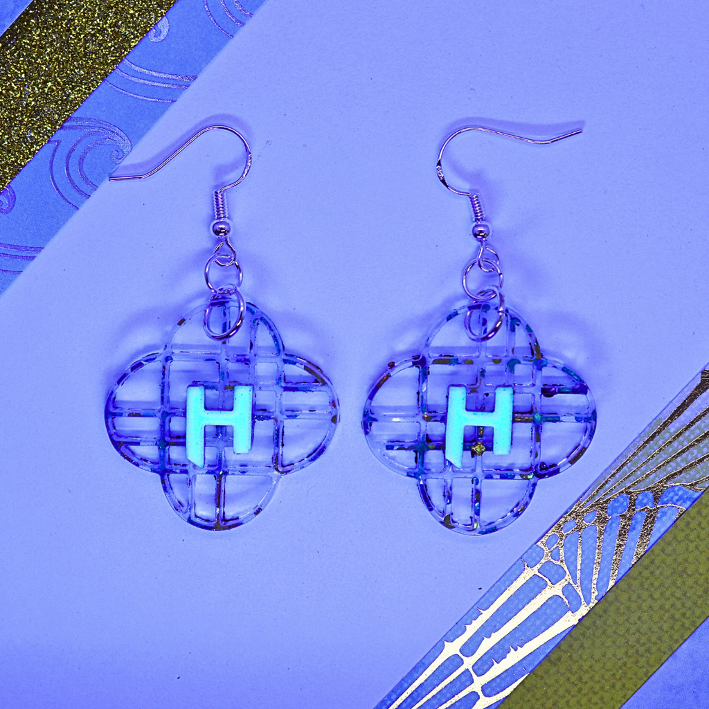 KPop Demon Hunters Zoey Earrings (Glow in the Dark)