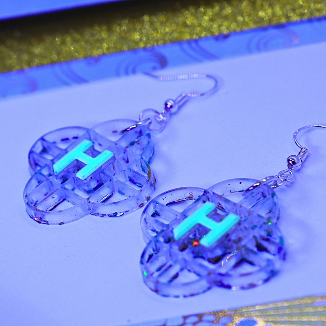 KPop Demon Hunters Zoey Earrings (Glow in the Dark)